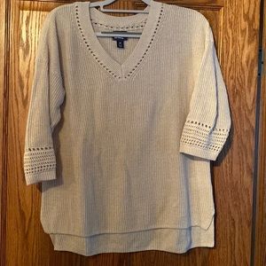 Lands’ End Linen/Cotton sweater size M worn once. No snags or flaws.